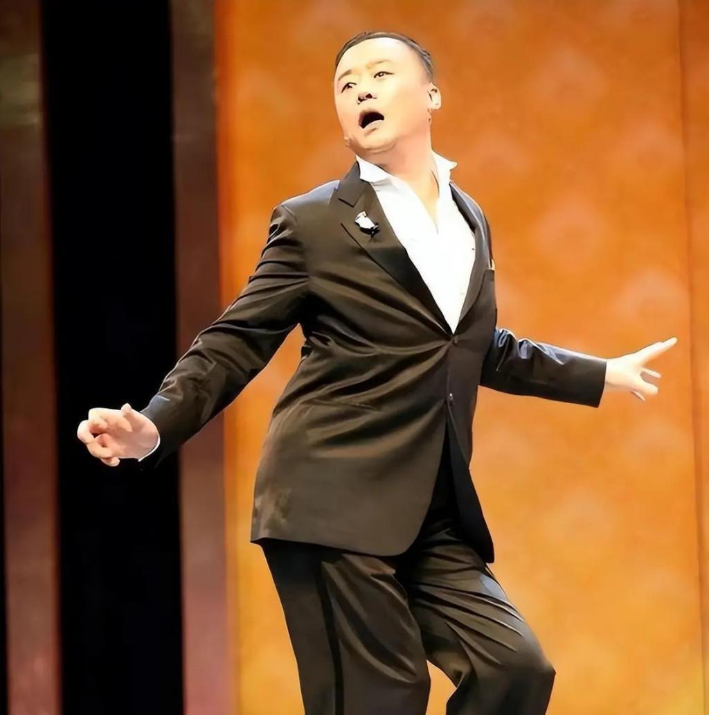 从红遍全国到“逃窜美国”，周立波最终获得了应有的下场