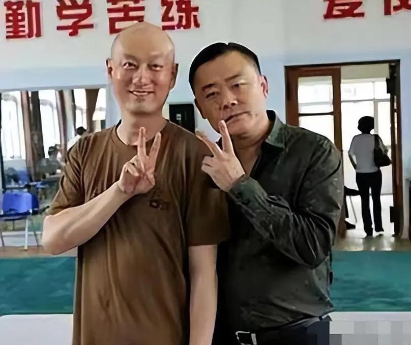 从红遍全国到“逃窜美国”，周立波最终获得了应有的下场