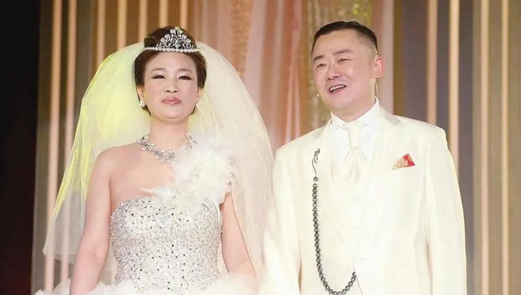 从红遍全国到“逃窜美国”，周立波最终获得了应有的下场