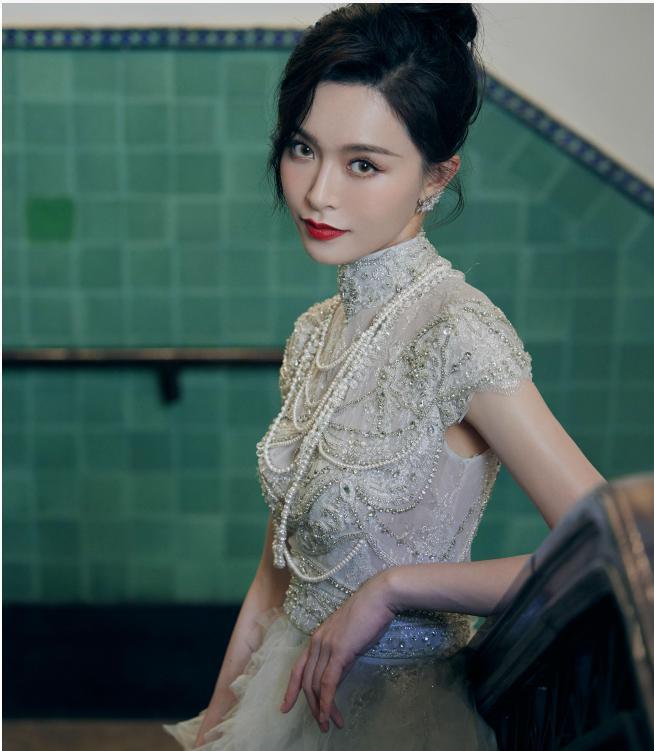 她们俩居然认识，娱乐圈的友谊真神奇