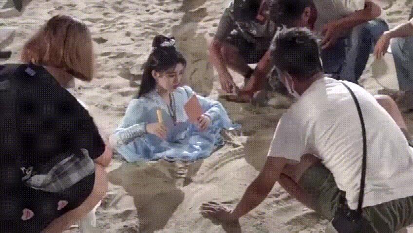 鞠婧祎拍古偶，真看腻了