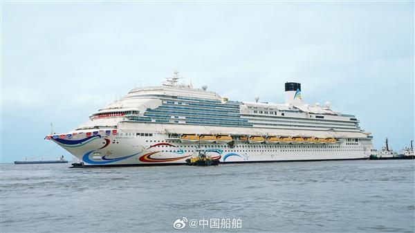 首艘国产大型邮轮爱达·魔都号今日开启商业首航！人均价格最低两三千