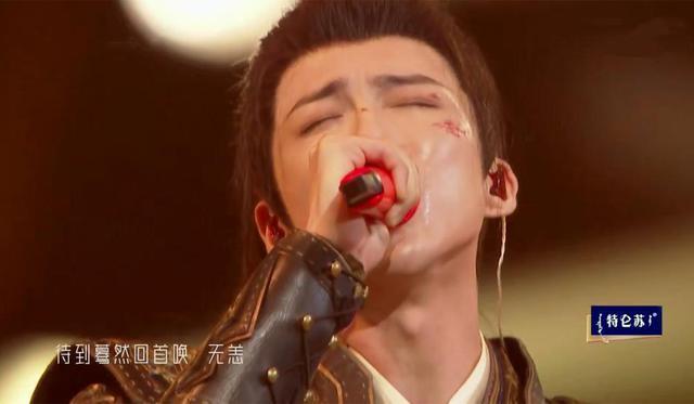 跨年这一夜，撕下了多少内娱明星的遮羞布，假唱、脸垮、走调破音