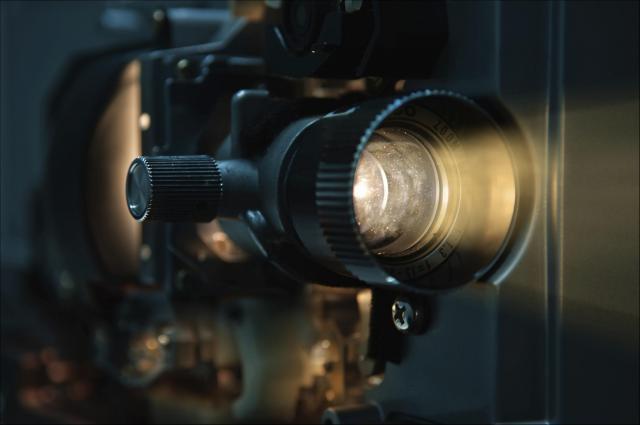 电影院“下暴雪”，跨年档尴尬了