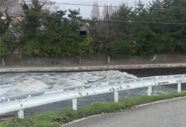 日本7.4级强震后第一波海啸袭来 呼吁民众立刻撤离