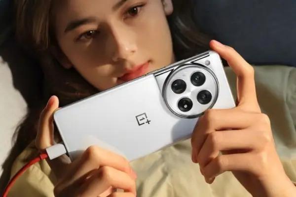 换机周期51个月 智能手机亟待新卖点兑现