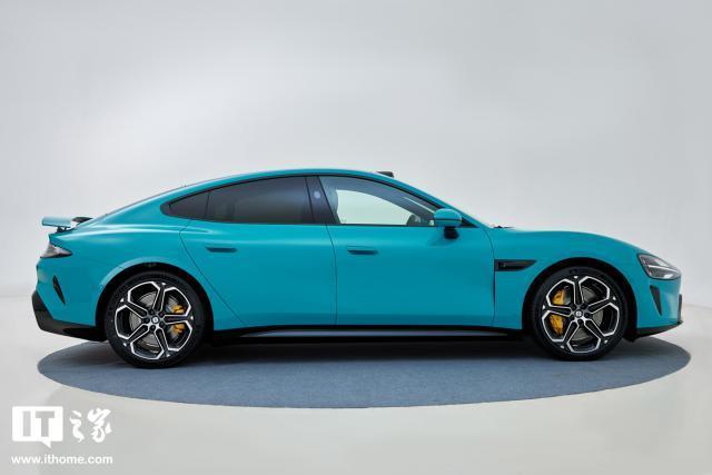 网友催小米汽车公布价格，雷军：50 万以内有对手吗？