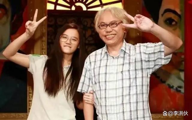 “爷孙恋”再出后续，林靖恩流落街头举止诡异、精神恍惚