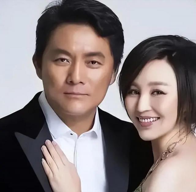 19岁与导演私奔，克服病痛后连生3胎，丈夫用7部剧捧红她