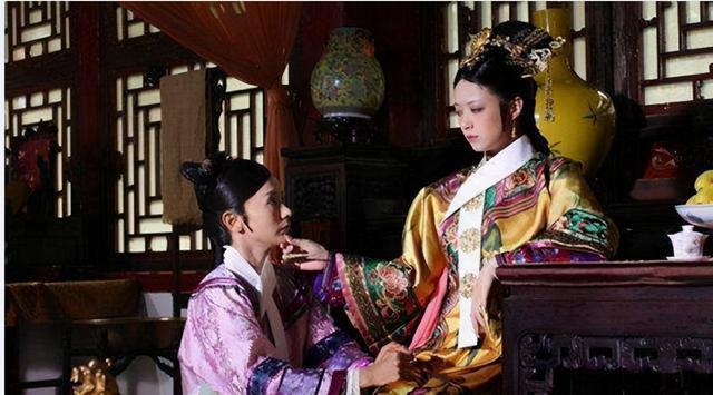 甄嬛传：华妃冷宫自尽后，已是小主的颂芝去哪了？