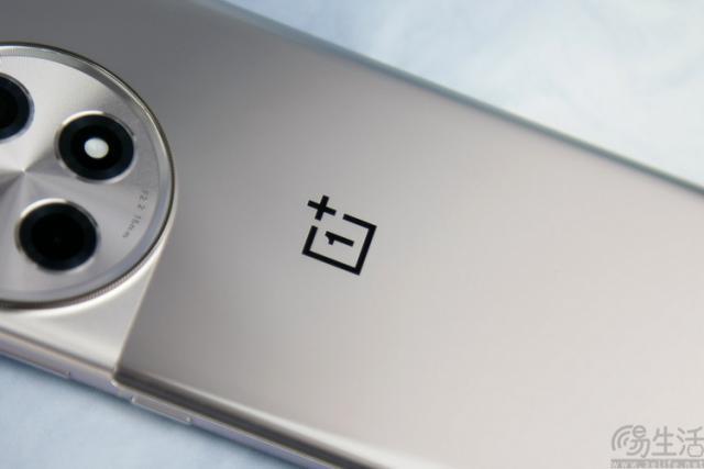 一加Ace3首发评测：全方位堆料、重塑性能机标杆