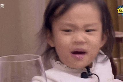 贾乃亮带货捞金，李小璐营销好妈妈人设，甜馨硬刚恶评