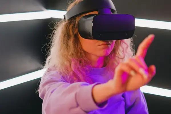 Vision Pro量产背后，虚拟现实产业拐点已至？