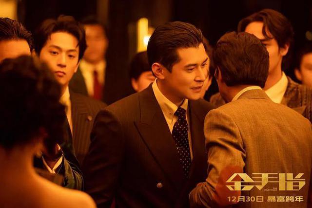 目前热播榜前5部电影，《金手指》排名第三，你最爱哪部？