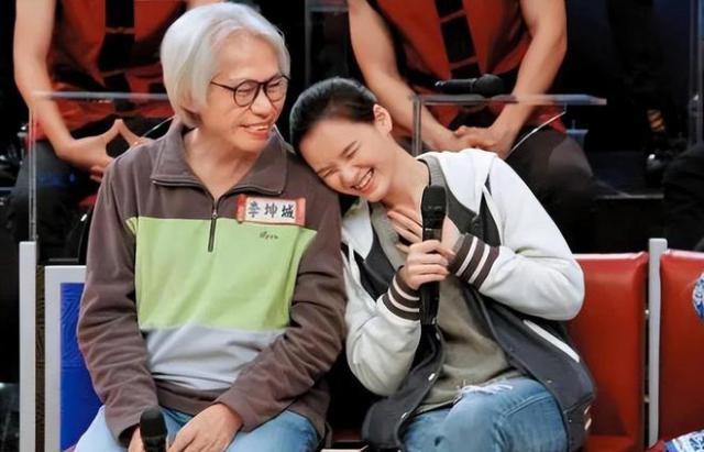 林靖恩流落街头原因公开：父亲和她签断绝书，导致其情绪崩溃