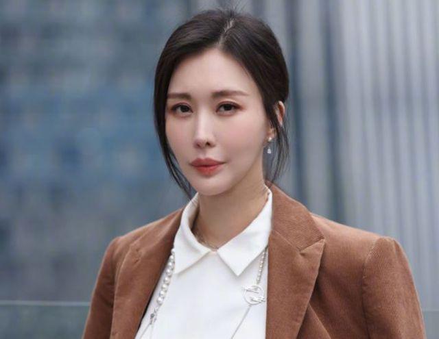 王石否认田朴珺傍大款，称相识时女方现金存款很多，是自己高攀了