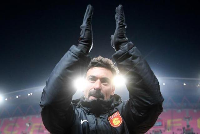 记者爆料拉维奇因服药过量被送入重症监护室，其儿子否认