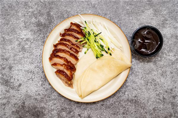 小伙裸辞卖预制菜：年亏40万后再度创业并成功逆袭