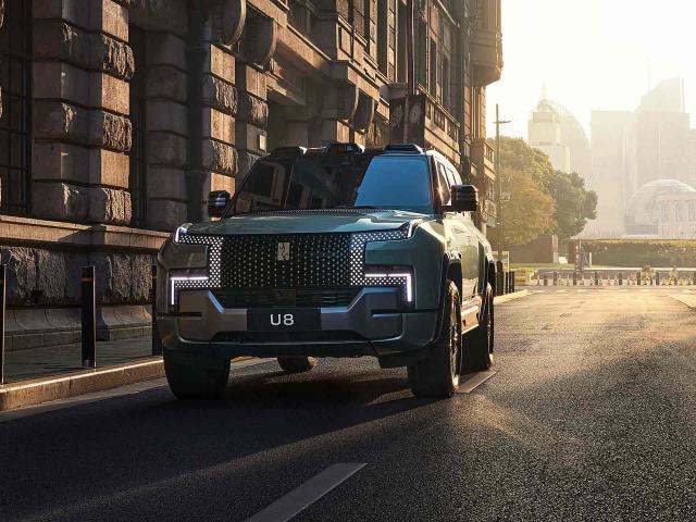 问界50万、蔚来80万、仰望100万 网友：再不努力工作就只能开宝马了