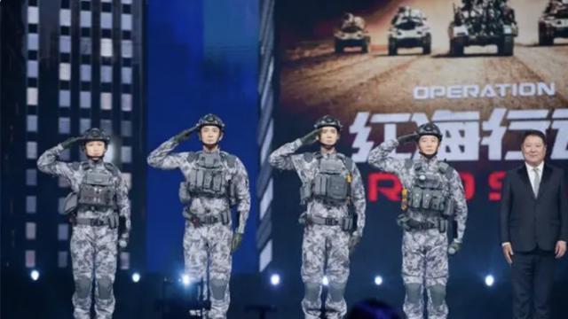 《红海行动2》：规模比前作大3倍，但没看见张译黄景瑜