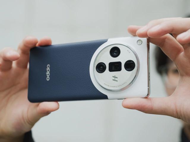 2024年初，OPPO也加入了3999元旗舰机大乱斗。