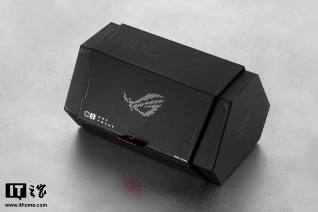 【开箱】ROG游戏手机8 Pro图赏：变轻变薄，后壳暗藏玄机