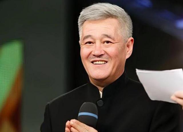 赵本山女儿剖腹产得子！其老公被质疑贪财表情尴尬，球球护夫