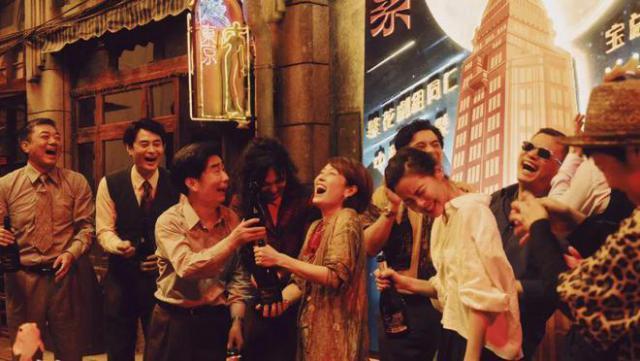 《繁花》腔调，可不止是李李的皮草、汪小姐的风衣、玲子的衬衫…