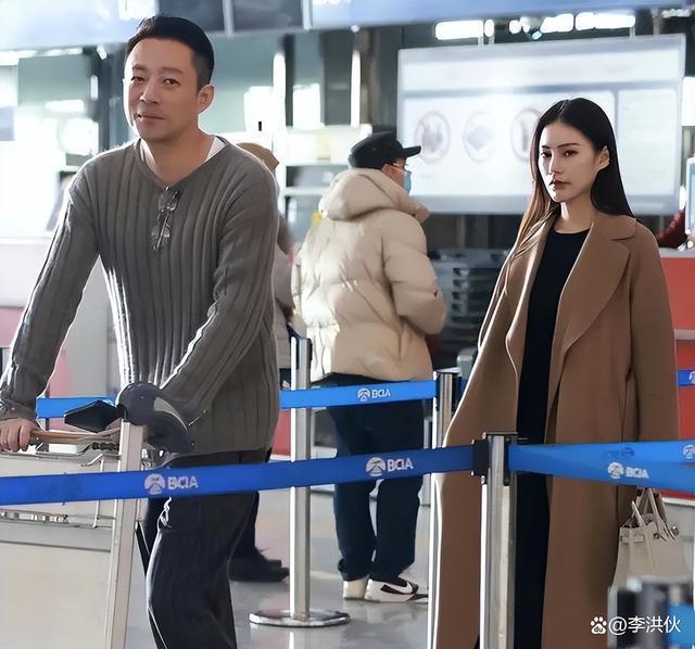 汪小菲女友送孩子两万元钥匙链当见面礼，儿女已接受新妈