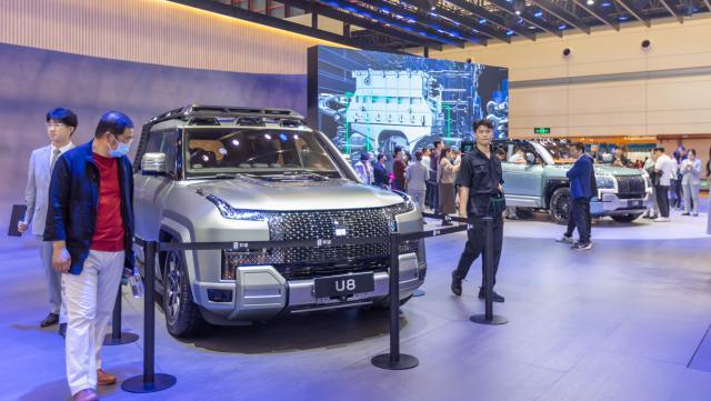 国产新能源车，哪里贵了？