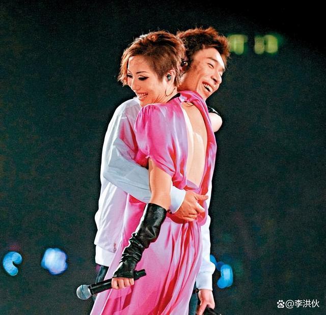 黄心颖结婚了马国明释然了，许志安郑秀文也合体出席家庭聚会