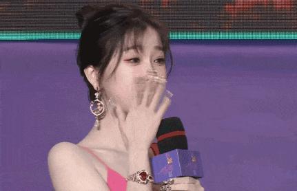 虞书欣的遮羞布，唐嫣扯掉了