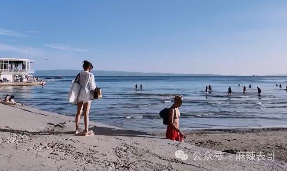 从棋逢对手到如今的男弱女强，这下网友更催他俩分手了…