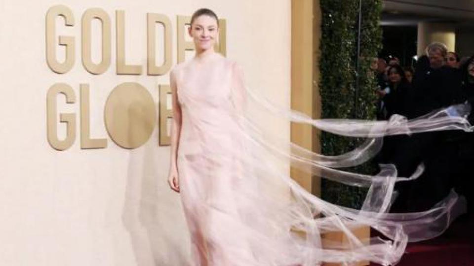 美神降临红毯，艳压所有女星，谁能想到几年前她是个男生……