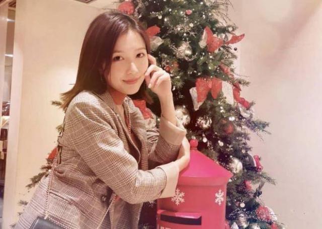 港姐郭嘉文彻底“消失”了，35岁梁洛施终究笑到了最后！