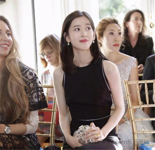 奶茶妹妹身家六百亿？生完二胎她又如何打进顶级名媛圈？