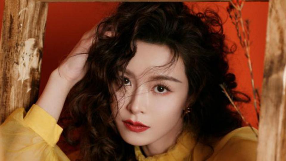 文咏珊港风复古时尚大片 成熟妩媚