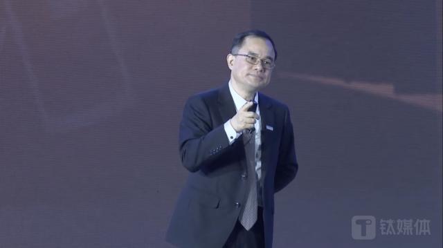 朱华荣向余承东「开炮」，首爆长安与华为合作最新进展