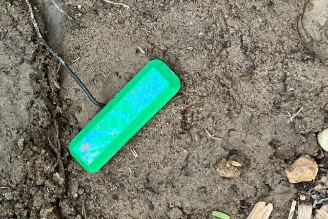 无限发电不是梦？微生物燃料电池大突破：只要土壤中有碳就行！