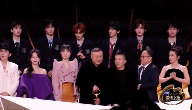 微博之夜，最赚钱的内娱笑话