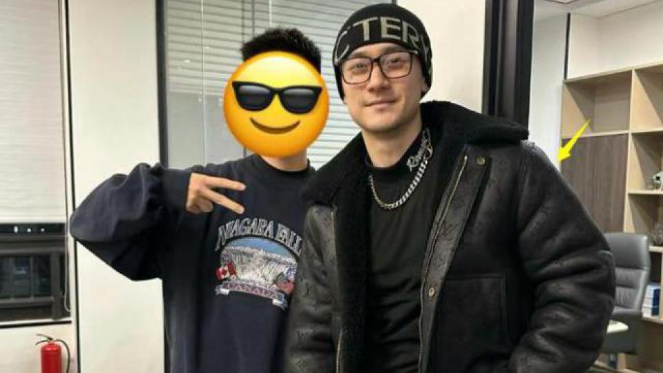 蒋劲夫6年前片酬6900万，被扒穿LV去送外卖，衣服7万多