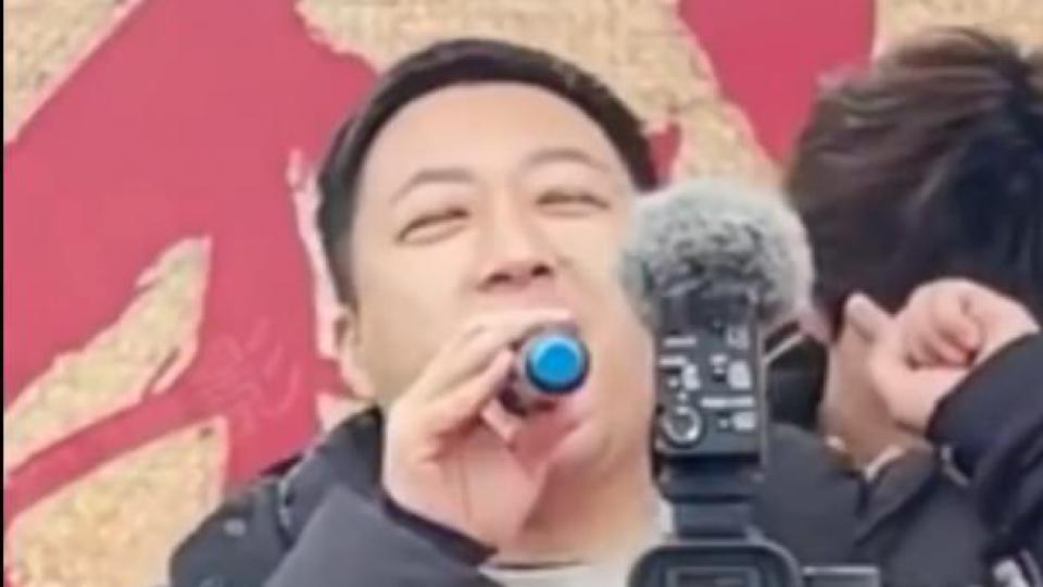 开机现场不当言论？于正回应：说太快说成“去死”，口误！