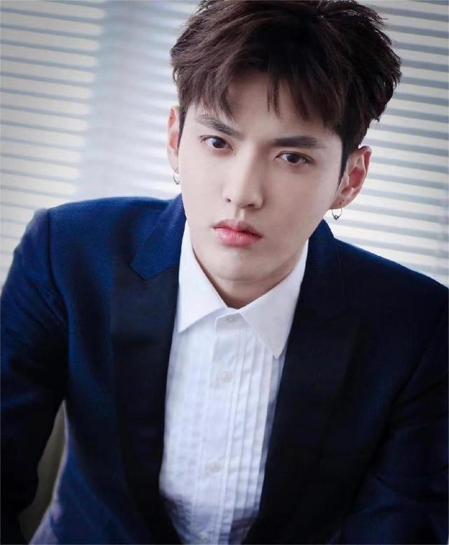 吴亦凡关联两公司仍拖欠500万税款