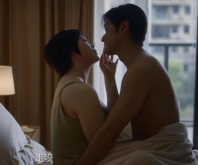 54岁沈严翻车了？满脸褶子的“情妇”，观众直呼辣眼睛