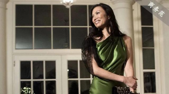 邓文迪感情进化史：从富豪、男模到“秃头大叔”，越活越年轻