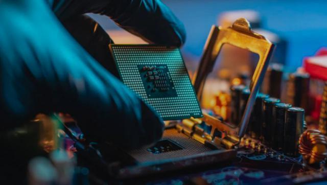 机构预测中国芯片产能5年翻倍；英伟达CEO黄仁勋低调访华