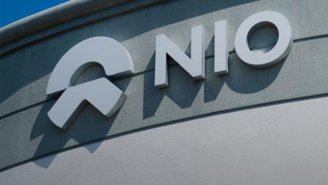 蔚来手机负责人白剑回应发现单手截屏被群嘲：露怯了，请大家批评