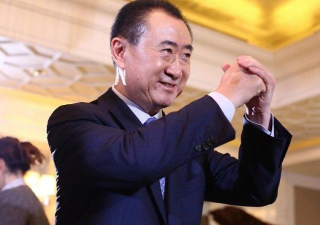 王健林继续卖卖卖