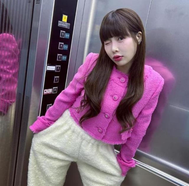 泫雅官宣恋情后口碑大跌，被圈内好友取关，男友呼吁善待