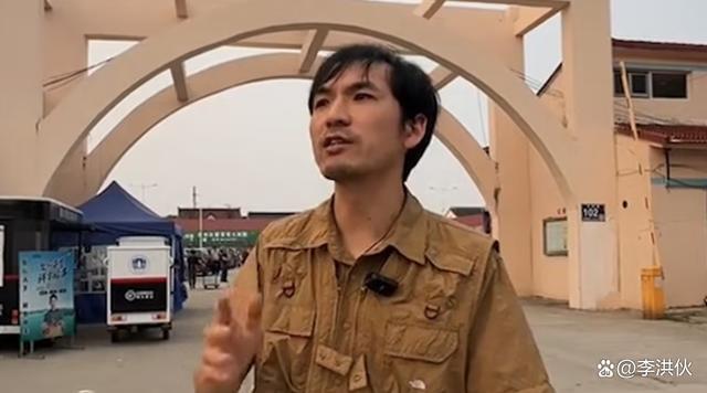 网红铁头自曝“1800找了俩”，被全网禁言，本人回应